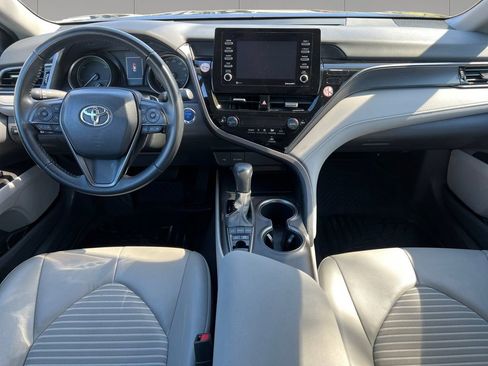Used 2024 Toyota Camry SE image 12
