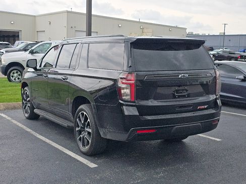 Used 2024 Chevrolet Suburban RST w/ Luxury Package AWD/4WD image 6