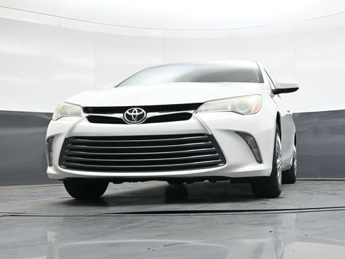 Used 2016 Toyota Camry LE image 41