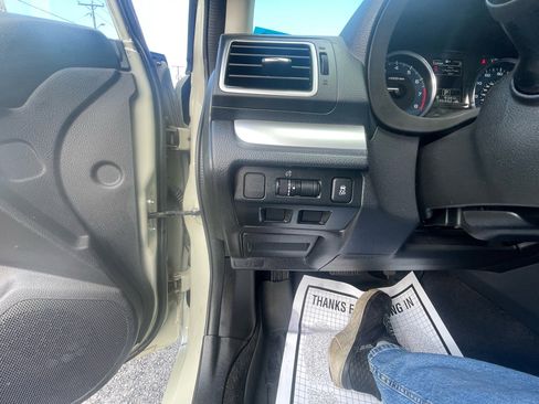 Used 2015 Subaru Crosstrek 2.0i Limited image 18