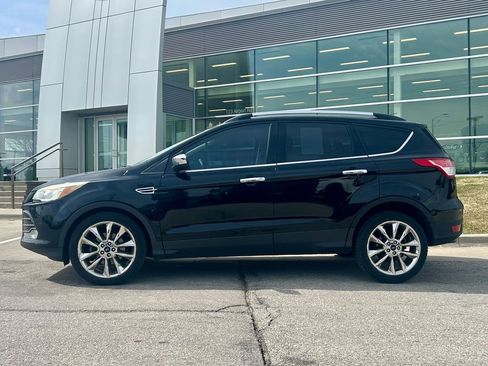 Used 2016 Ford Escape SE w/ SE Chrome Package image 3