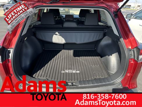 Used 2026 Toyota Corolla Cross LE w/ Moonroof Package image 7