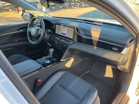 Used 2025 Toyota Camry XLE image 23