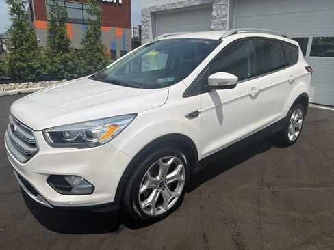 Certified 2019 Ford Escape Titanium AWD/4WD image 2