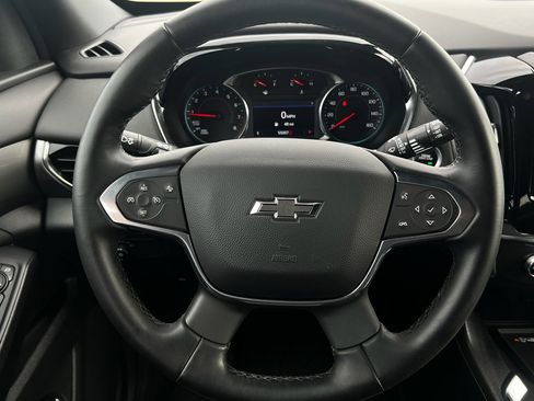 Used 2023 Chevrolet Traverse LT image 13