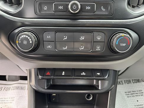 Used 2017 GMC Canyon 4x4 Extended Cab w/ Convenience Package image 22