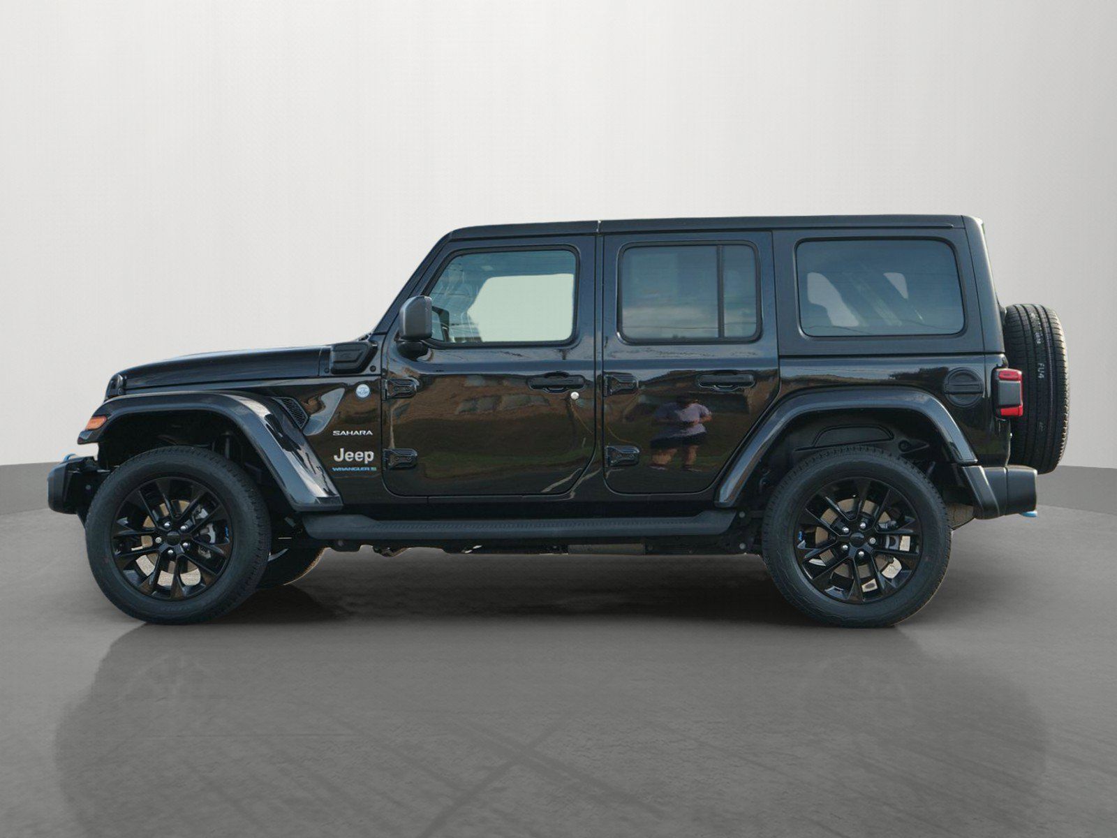 Used 2023 Jeep Wrangler Unlimited Sahara w/ Cold Weather Group AWD/4WD image 4