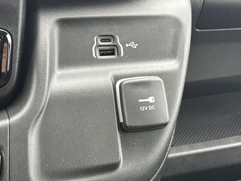 Used 2025 RAM ProMaster 2500 w/ Storage Group image 13