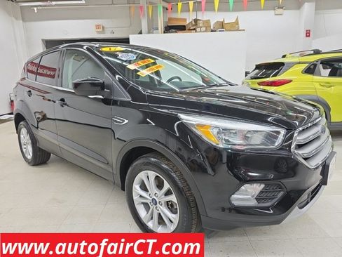 Used 2017 Ford Escape SE AWD/4WD image 1