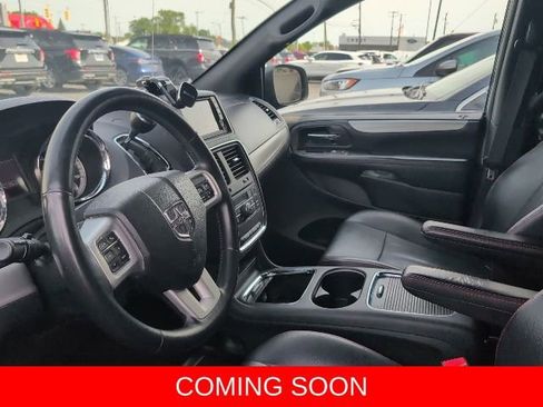 Used 2019 Dodge Grand Caravan GT FWD image 4
