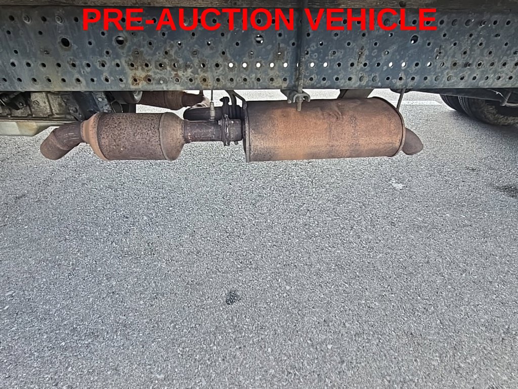 Used 2016 Isuzu NPR RWD image 3