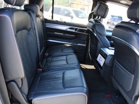 Used 2022 Jeep Grand Wagoneer Series III w/ Flexible Seating Group AWD/4WD image 14