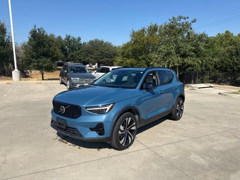 Used 2025 Volvo XC40 B5 Ultra w/ Protection Package Premier AWD/4WD image 1
