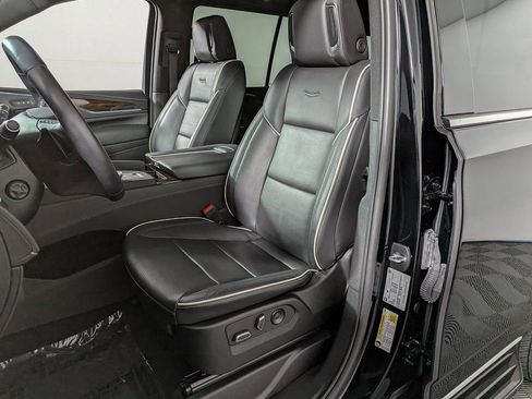 Used 2022 Cadillac Escalade Premium Luxury image 19