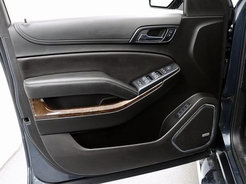 Used 2019 Chevrolet Tahoe LT w/ LT Signature Package image 24