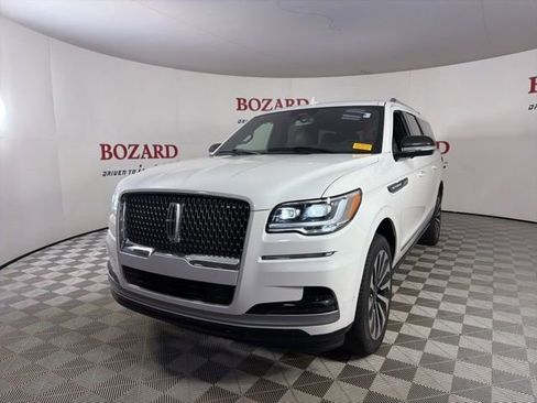 Used 2024 Lincoln Navigator L Reserve AWD/4WD image 4