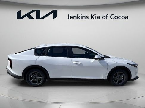 New 2026 Kia K4 FWD image 3