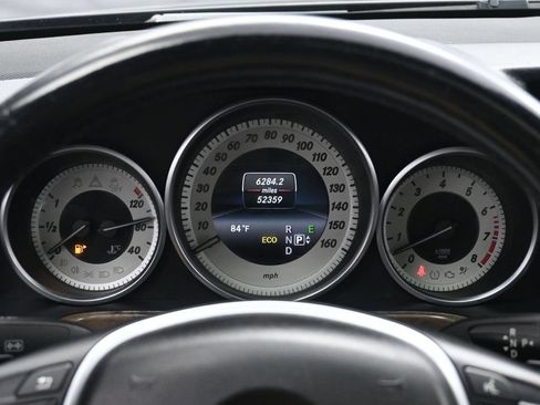 Used 2014 Mercedes-Benz E 550 4MATIC Sedan image 24
