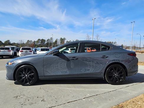 Used 2023 MAZDA MAZDA3 s image 4