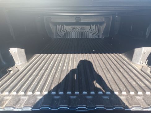 Used 2019 GMC Sierra 1500 Elevation w/ Elevation Value Package AWD/4WD image 8