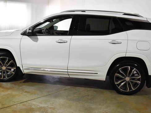 Used 2019 GMC Terrain Denali w/ Advanced Safety Package image 7