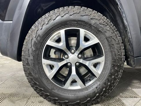 Used 2018 Jeep Cherokee Trailhawk w/ Quick Order Package 27L image 10