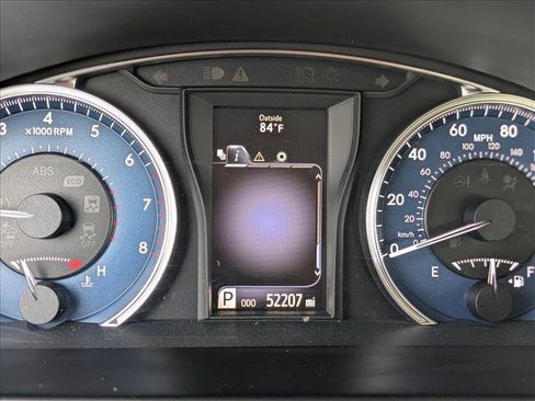 Used 2016 Toyota Camry LE FWD image 11
