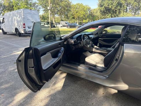 Used 2015 Lexus RC 350 w/ Luxury Package RWD image 12