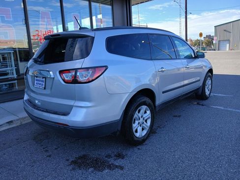 Used 2017 Chevrolet Traverse LS image 7