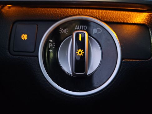 Used 2016 Mercedes-Benz E 350 Sedan image 27