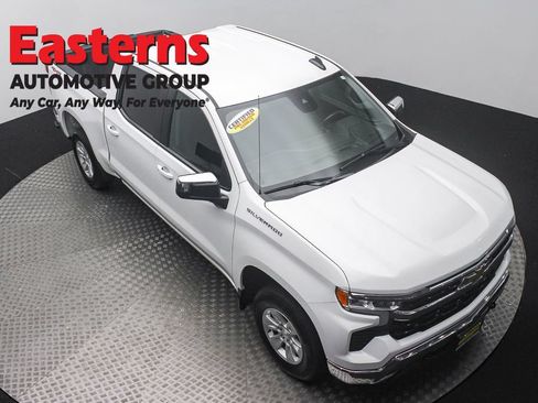 Used 2025 Chevrolet Silverado 1500 LT AWD/4WD image 3