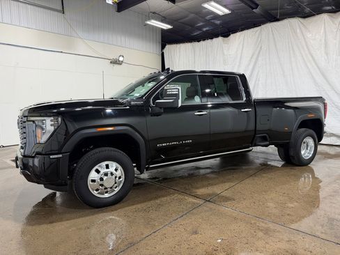 Used 2024 GMC Sierra 3500 Denali Ultimate AWD/4WD image 27