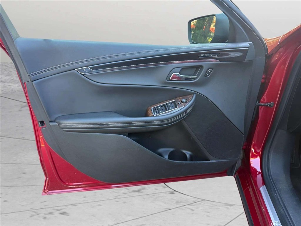 Used 2014 Chevrolet Impala LTZ FWD image 13