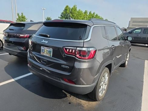Used 2023 Jeep Compass Latitude AWD/4WD image 3