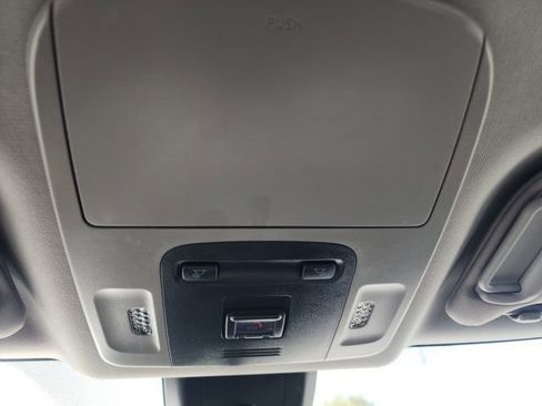 Used 2020 Toyota Camry SE image 20