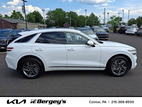 Used 2023 Genesis GV70 2.5T w/ Select Package AWD/4WD image 9