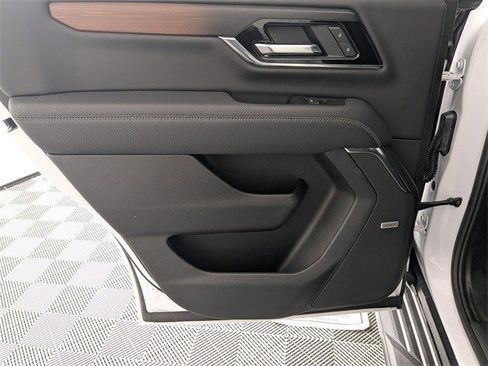 Certified 2025 GMC Yukon Denali image 30