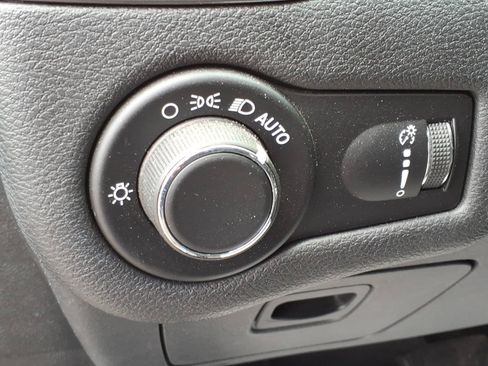 Used 2020 Jeep Cherokee Latitude AWD/4WD image 15