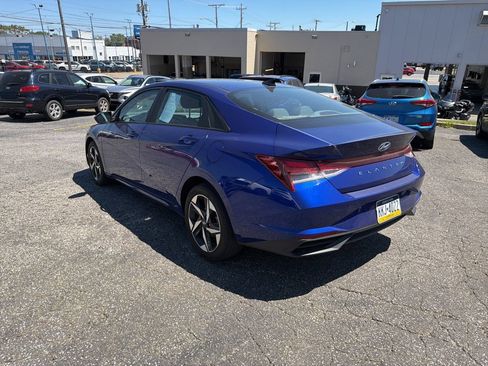 Used 2023 Hyundai Elantra SEL w/ Convenience Package FWD image 5