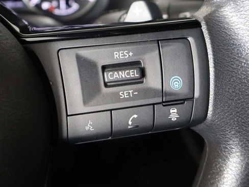 Used 2023 Nissan Rogue SV image 36