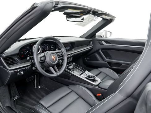 Certified 2024 Porsche 911 Carrera RWD image 4