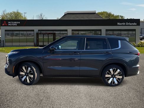 New 2026 Mitsubishi Outlander SEL FWD image 3