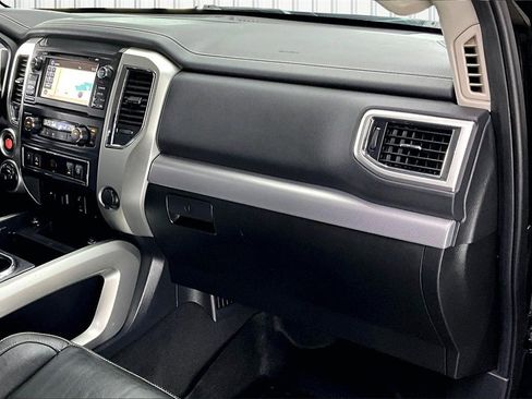 Used 2018 Nissan Titan PRO-4X image 27