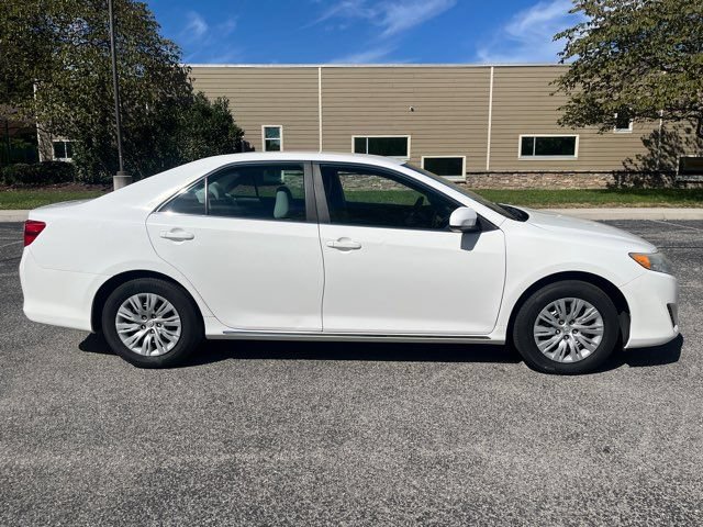 Used 2012 Toyota Camry LE FWD image 2
