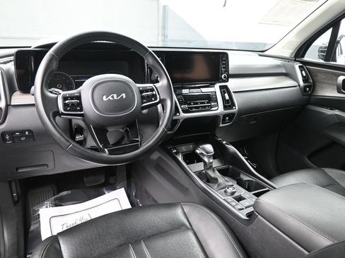Used 2023 Kia Sorento EX FWD image 29