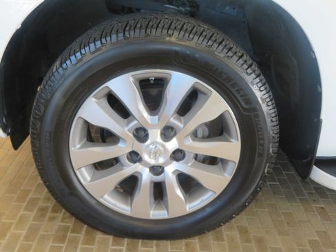 Used 2012 Toyota Sequoia Platinum AWD/4WD image 7