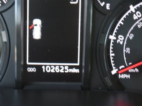Used 2021 Toyota 4Runner SR5 AWD/4WD image 32