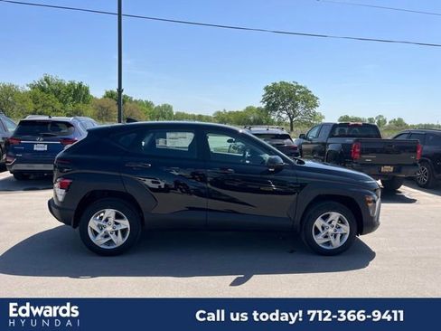 New 2025 Hyundai Kona SE image 4