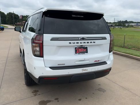 Used 2022 Chevrolet Suburban RST w/ Luxury Package AWD/4WD image 8