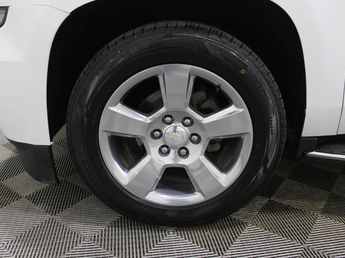 Used 2018 Chevrolet Suburban Premier image 40